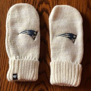 Patriots mittens